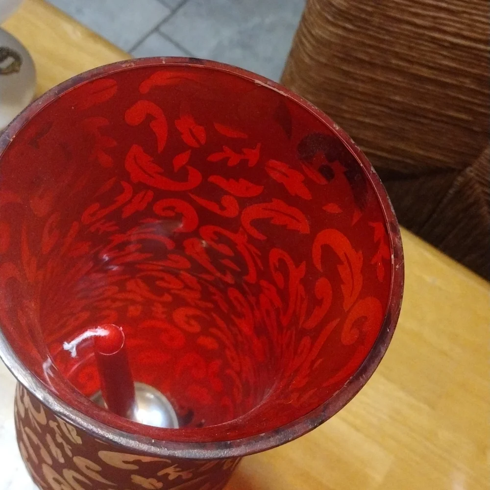 Gorgeous Pre-owned hurricane etch glass and metal candle holder - Picture 4 of 5